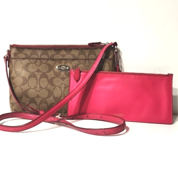 Coach Signature Crossbody Purse with Removeable Hot Pink Pouch - Picture 15 of 15